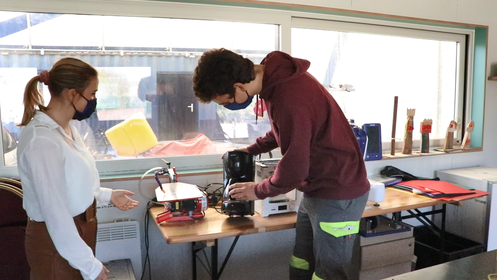 Medewerkers MIVB delen expertise in Repair Cafe